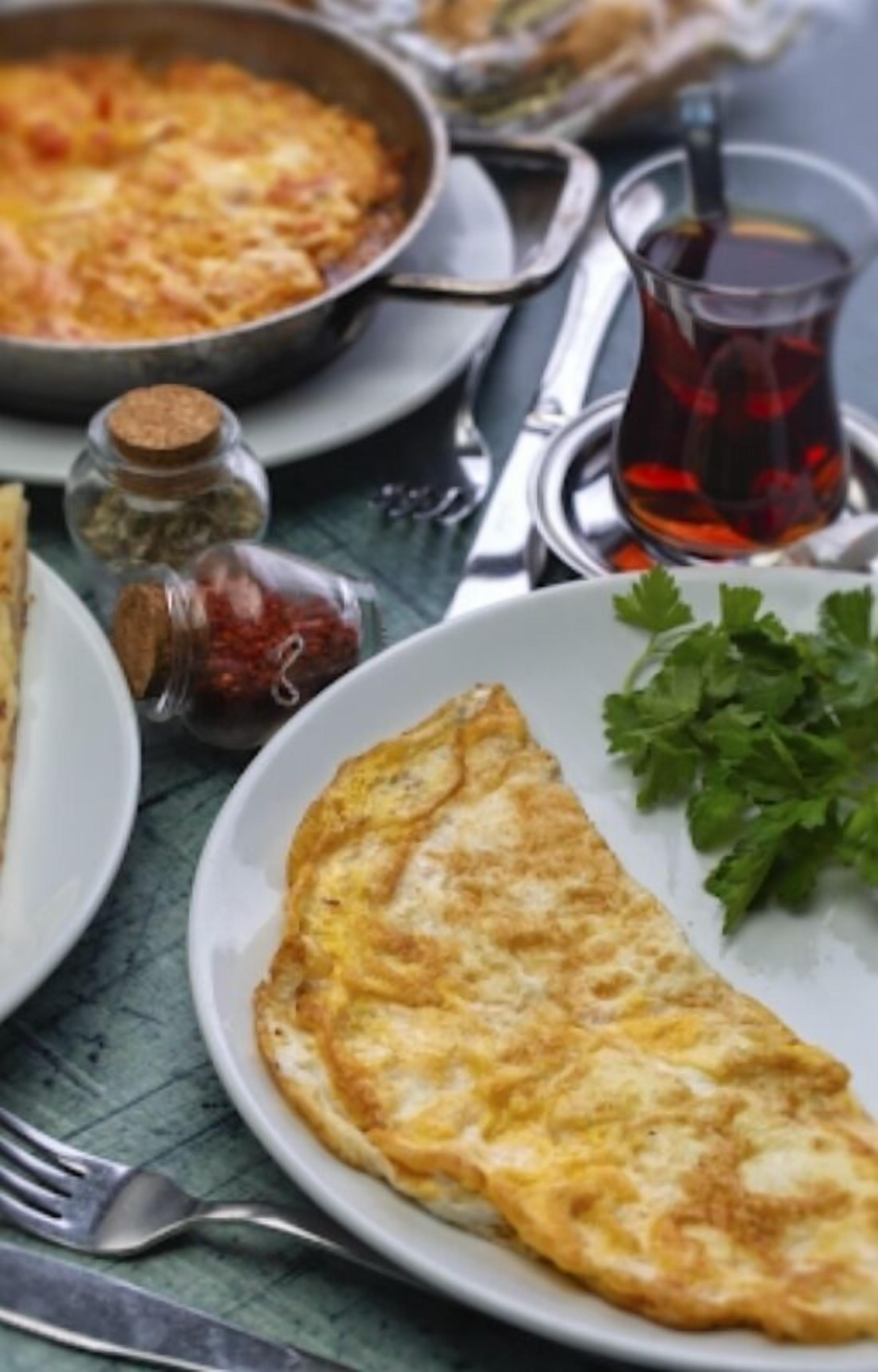 free daily full breakfast