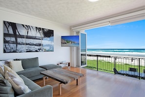 Family Apartment, 3 Bedrooms, Beach View, Beachfront | Living area