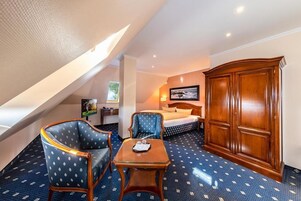 Deluxe Double Room, Ocean View | Desk, blackout drapes, free WiFi, bed sheets