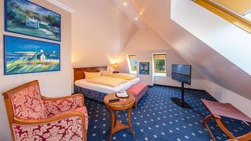 Deluxe Double Room | Desk, blackout drapes, free WiFi, bed sheets