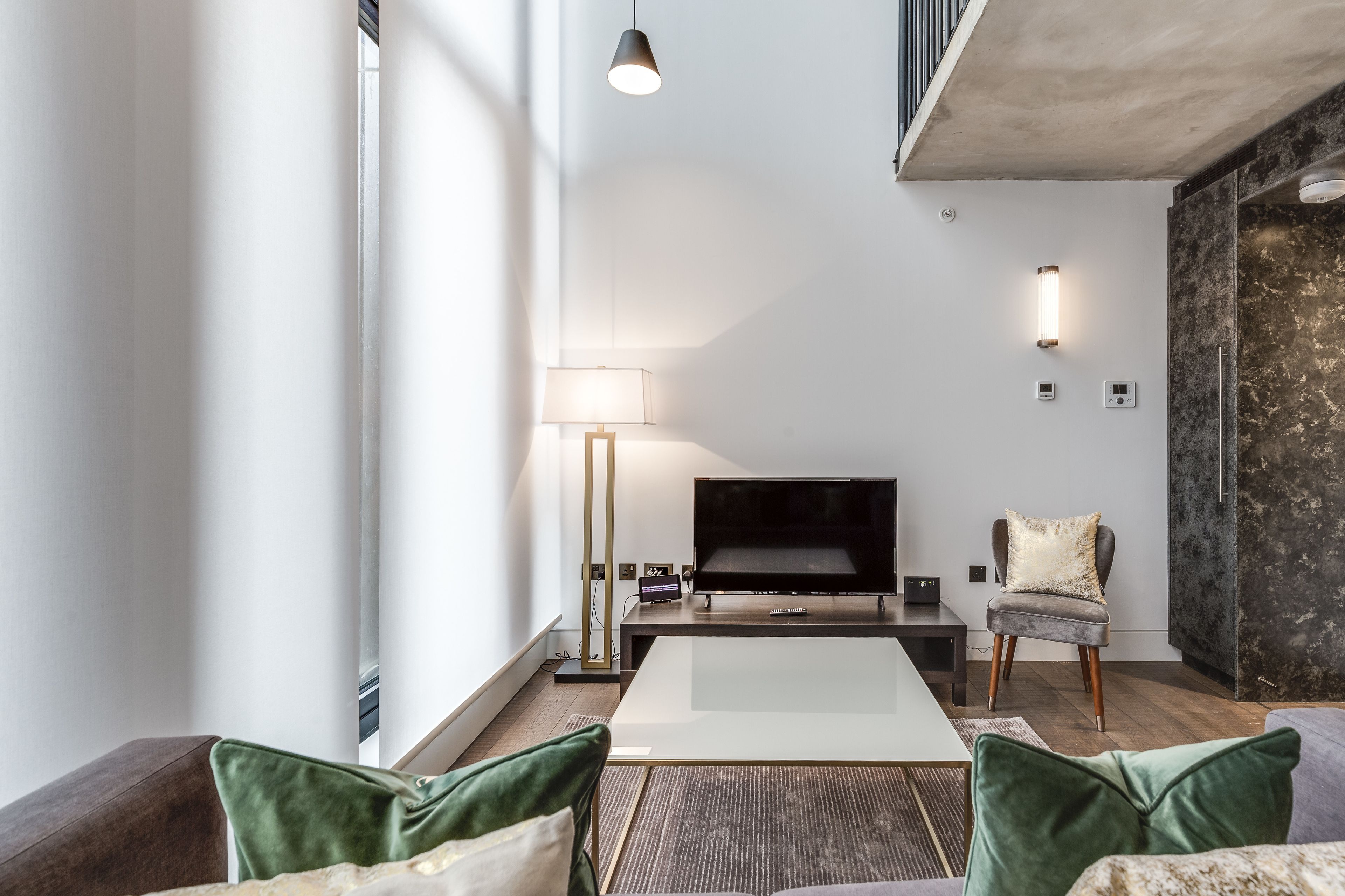 Apartment, 1 Bedroom | Living room | 32-inch flat-screen TV with satellite channels, TV