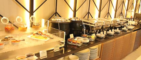 Frukostbuffé varje dag mot avgift