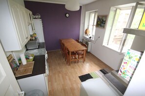 Economy Apartment, 2 Bedrooms | Private kitchen