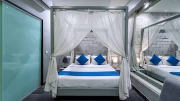 Executive Room, 1 King Bed | 1 bedroom, premium bedding, minibar, in-room safe