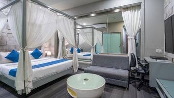Executive Room, 1 King Bed | 1 bedroom, premium bedding, minibar, in-room safe
