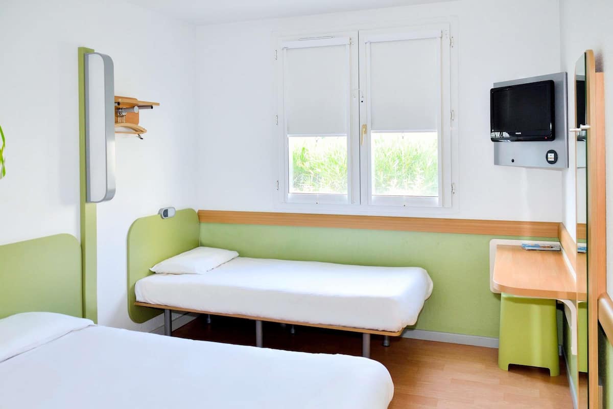 Triple Room, Multiple Beds