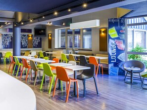 Daily buffet breakfast for a fee - ibis budget Aubagne Les Paluds Agora (Aubagne)