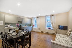 Comfort Apartment, 2 Bedrooms, Kitchen | Living room