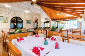 Chambre avec lits jumeaux (Double or Twin Room with Balcony and ) | Restaurant
