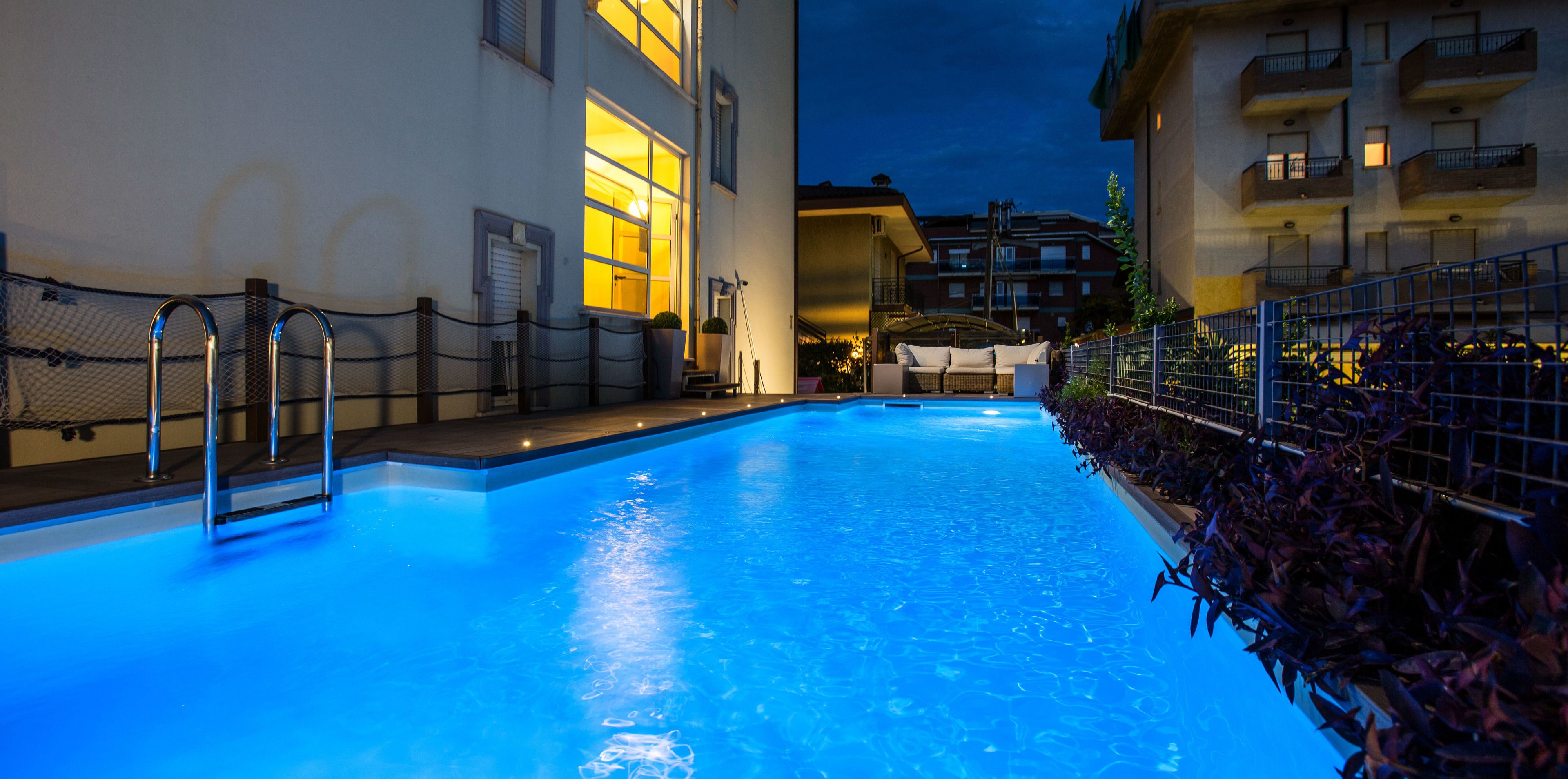 Outdoor pool, sun loungers
