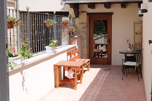 Courtyard - Hotel Villa Fontanas (Hontanas)