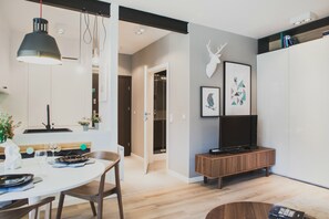 Comfort Apartment | Private kitchenette | Fridge, microwave, oven, stovetop - Apartamenty Gdańsk-Old Town Szafarnia 6a (Gdansk)