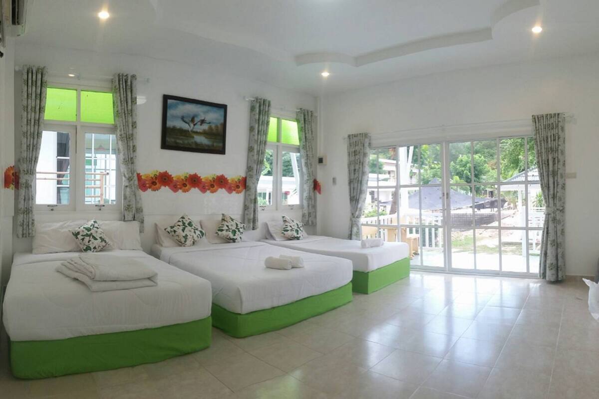 Rollaway beds, free WiFi