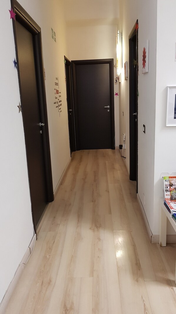 Hallway - La Lupa In Trastevere (Rome)