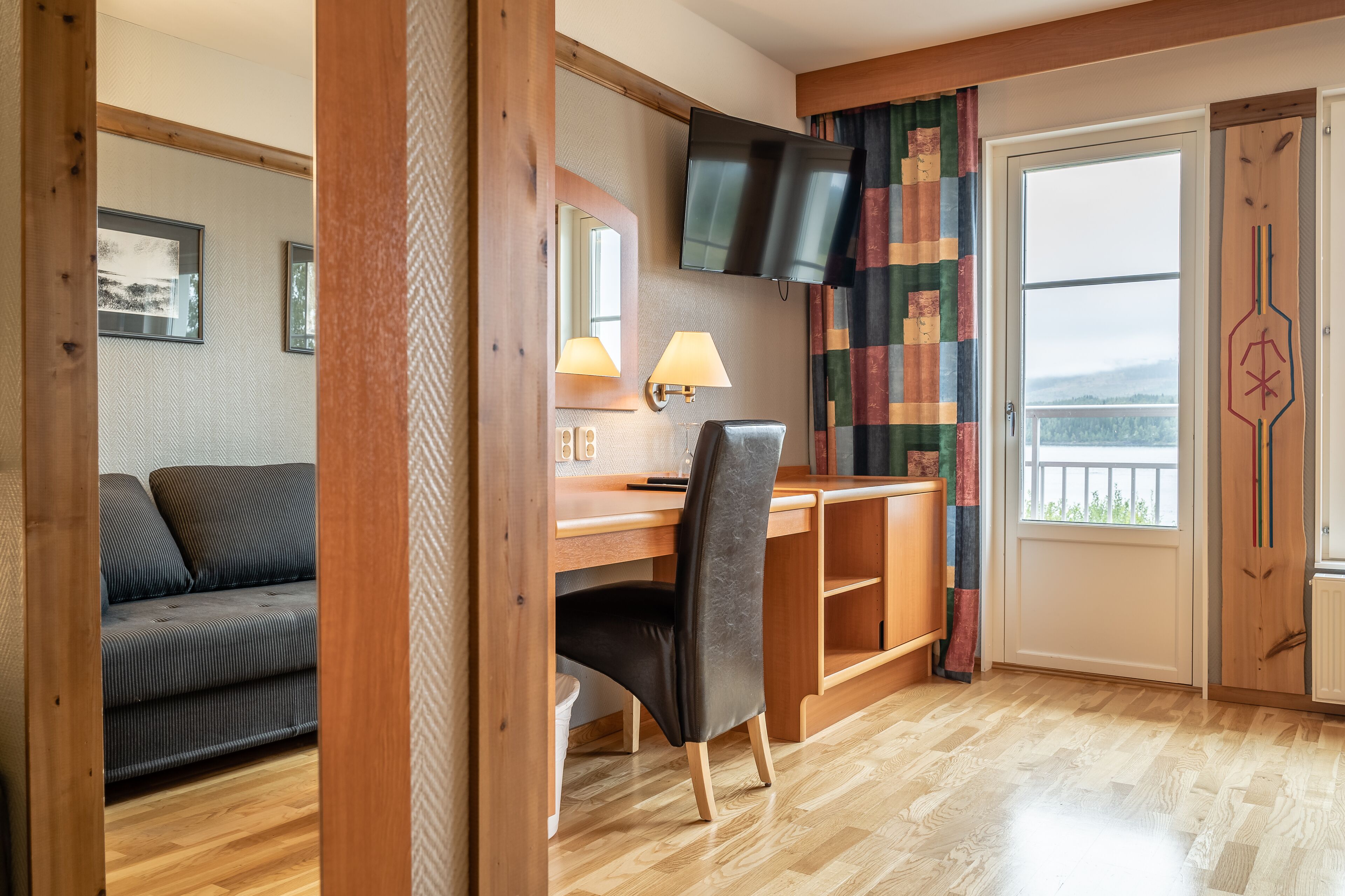 twin room | desk, iron/ironing board, free cots/infant beds, rollaway beds