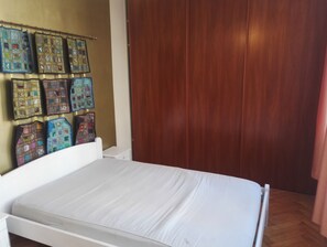Appartement de base, 1 chambre | 1 chambre, fer et planche à repasser, lit de bébé (gratuit)
