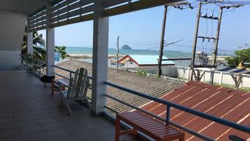 Family Room | Terrace/patio