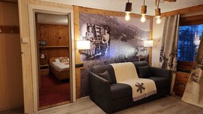 高级公寓式客房 | 起居区 | 平板电视