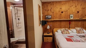 Leilighet – superior | Bad | Toalettartikler (inkludert), hårføner, bidé og håndklær