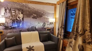 Leilighet – superior | Safe på rommet, individuelt dekorert, individuelt innredet og skrivebord