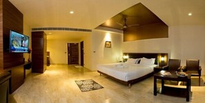 Habitación Royal, 1 cama Queen size | Caja de seguridad en la habitación y escritorio