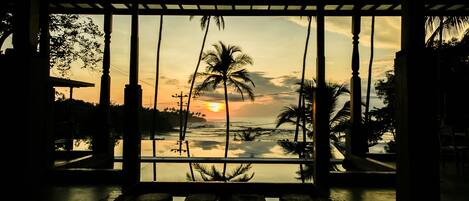 Außenpool, Liegestühle