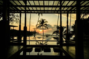 Kolam renang terbuka