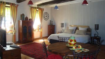 Sengetøy av topp kvalitet, wi-fi (inkludert) og sengetøy