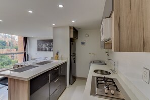 公寓 | 私人厨房 | 大冰箱、微波炉、烤箱、炉灶