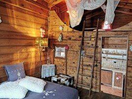 Cunas, wifi gratis, decoración personalizada y muebles diferentes 