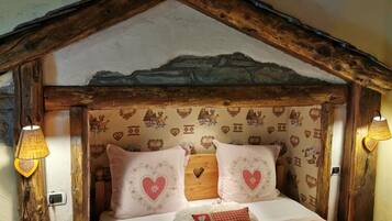 Economy Double or Twin Room | 1 bedroom, individually decorated, individually furnished