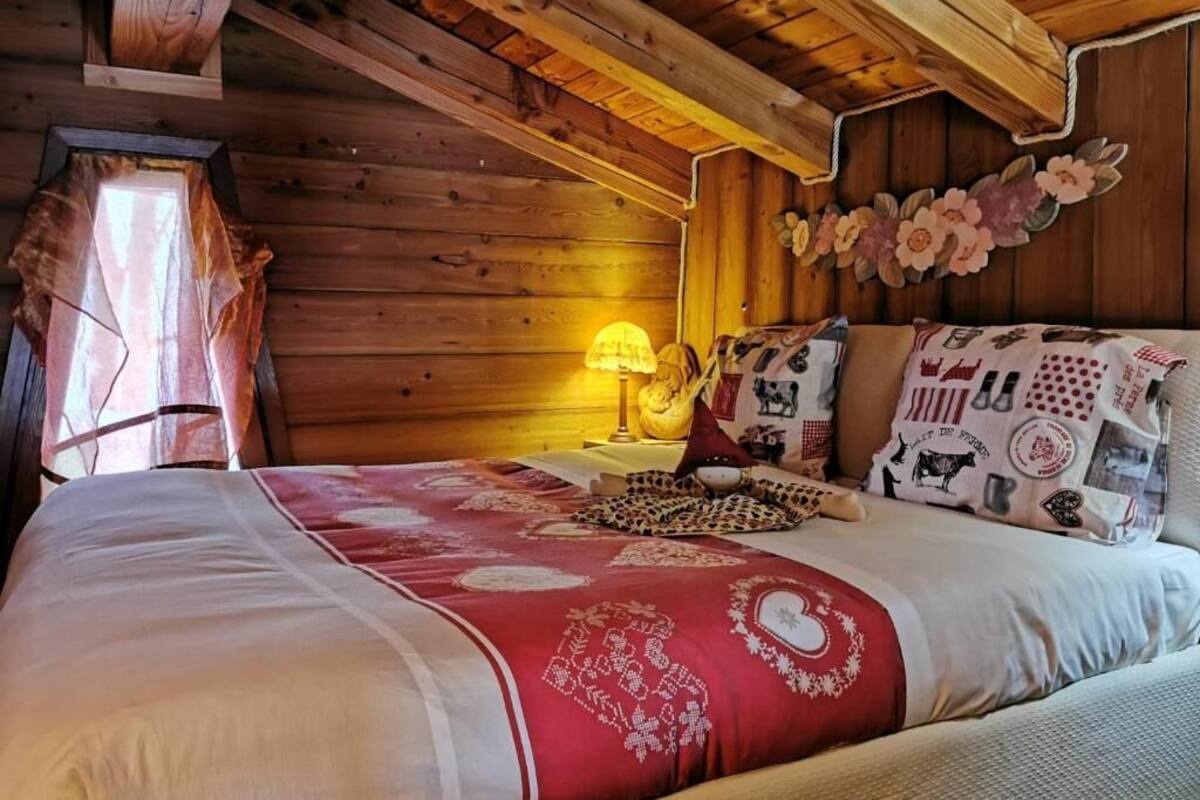 Chalet | Cots/infant beds, free WiFi, individually decorated