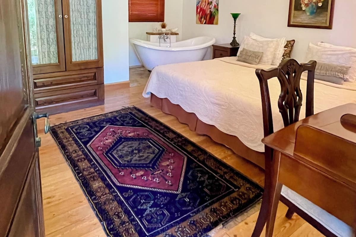 Deluxe Double Room | Egyptian cotton sheets, premium bedding, down comforters, minibar