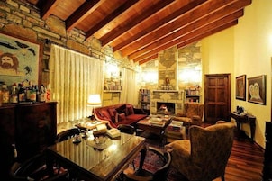 Royal Suite | Minibar, in-room safe, desk, soundproofing