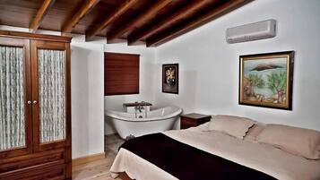 Minibar, in-room safe, desk, soundproofing