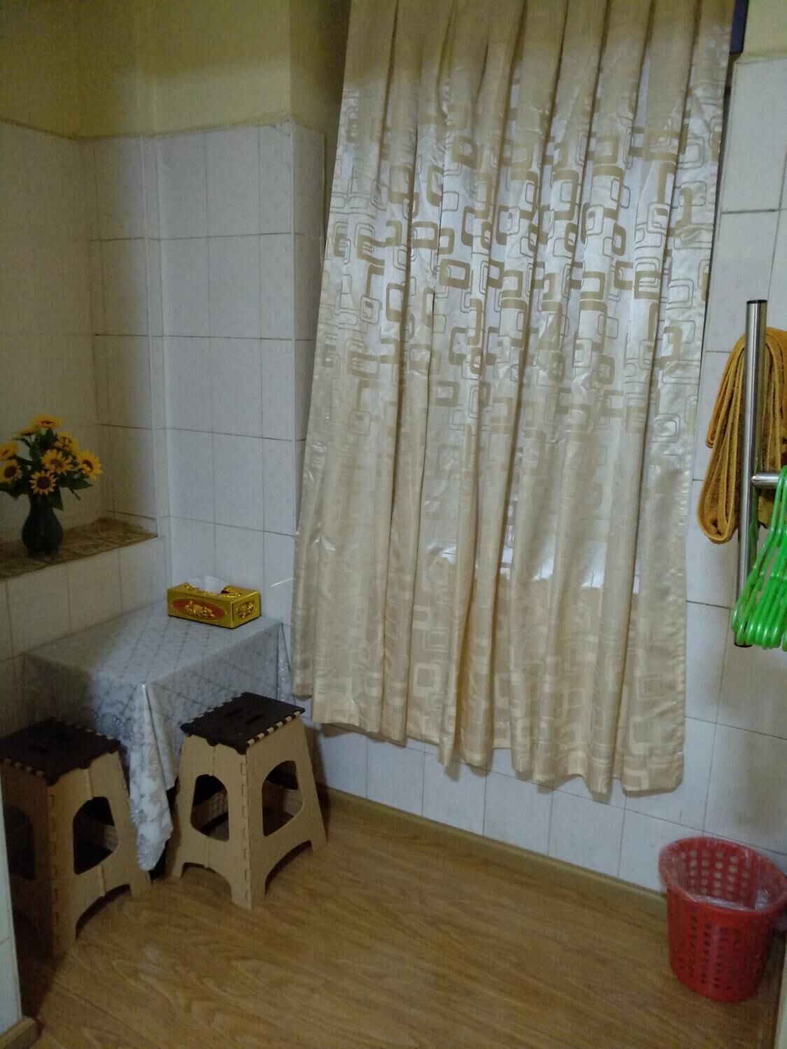 Shower, free toiletries, slippers, towels