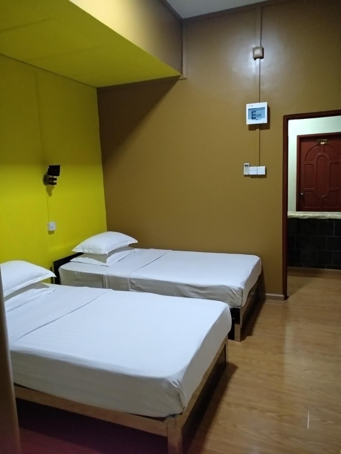 in-room safe, desk, soundproofing, free wifi