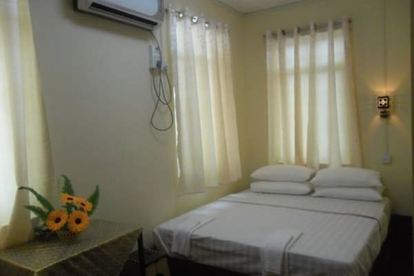 Standard Double Room | In-room safe, desk, soundproofing, free WiFi