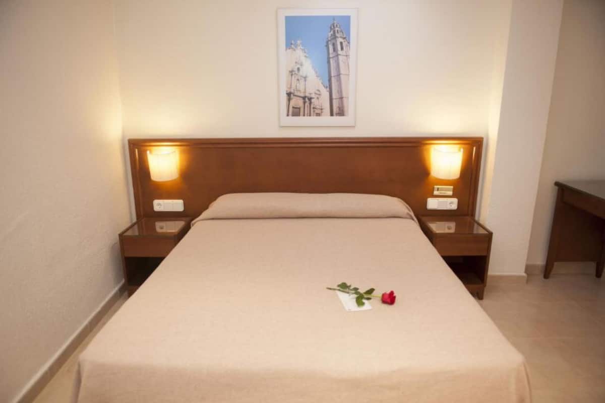 1 chambre, coffres-forts dans les chambres, bureau