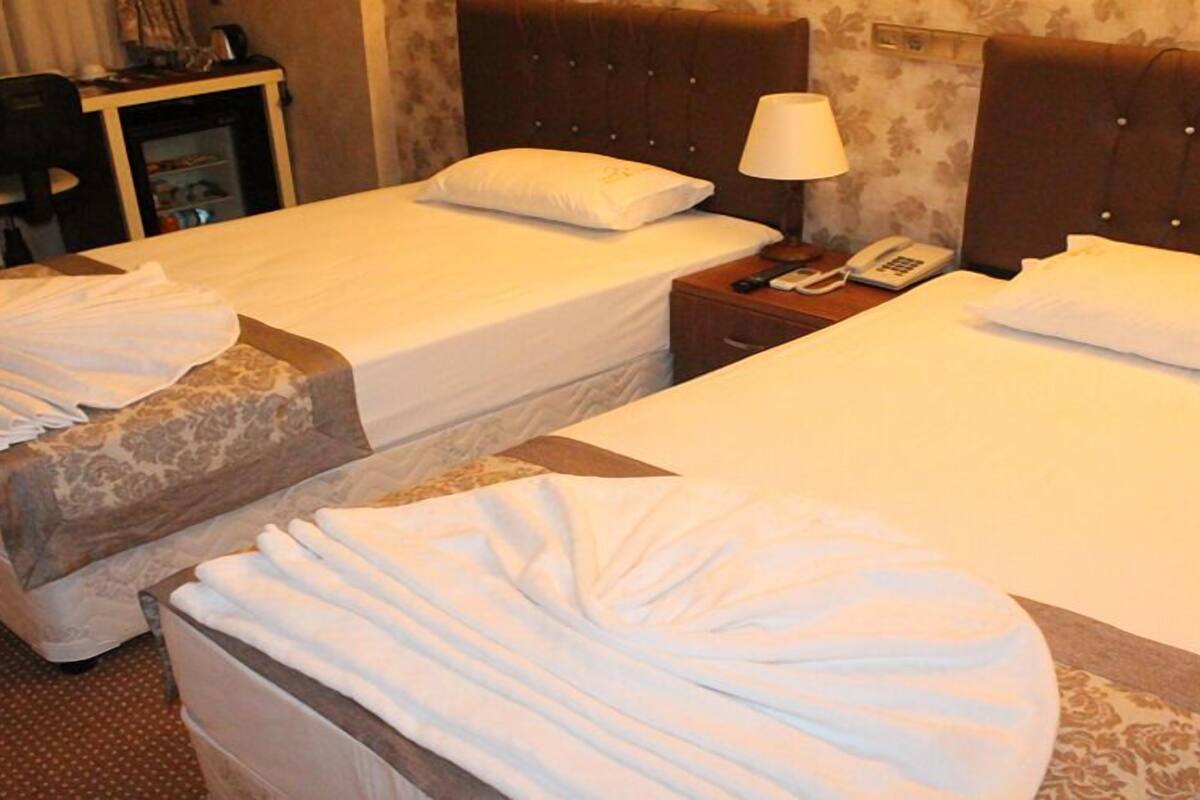 Minibar, in-room safe, desk, free WiFi