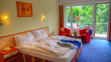 Minibar, coffres-forts dans les chambres, bureau, Wi-Fi gratuit