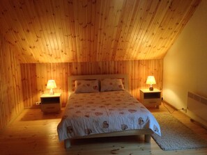 Comfort Villa, 4 Bedrooms, Terrace, Garden Area | 1 bedroom, iron/ironing board, free cots/infant beds, travel cot