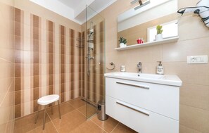 Shower - Beautiful apartment in Kastel Stari with WiFi (Kastel Stari)