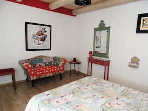 Zimmer (Provencal) | Individuell dekoriert, individuell eingerichtet, Verdunkelungsvorhänge