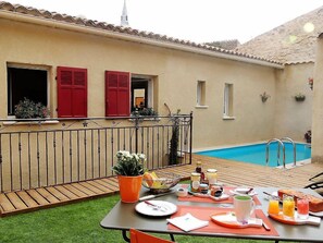 Daily continental breakfast for a fee - Eden Roque (La Roque-d'Antheron)