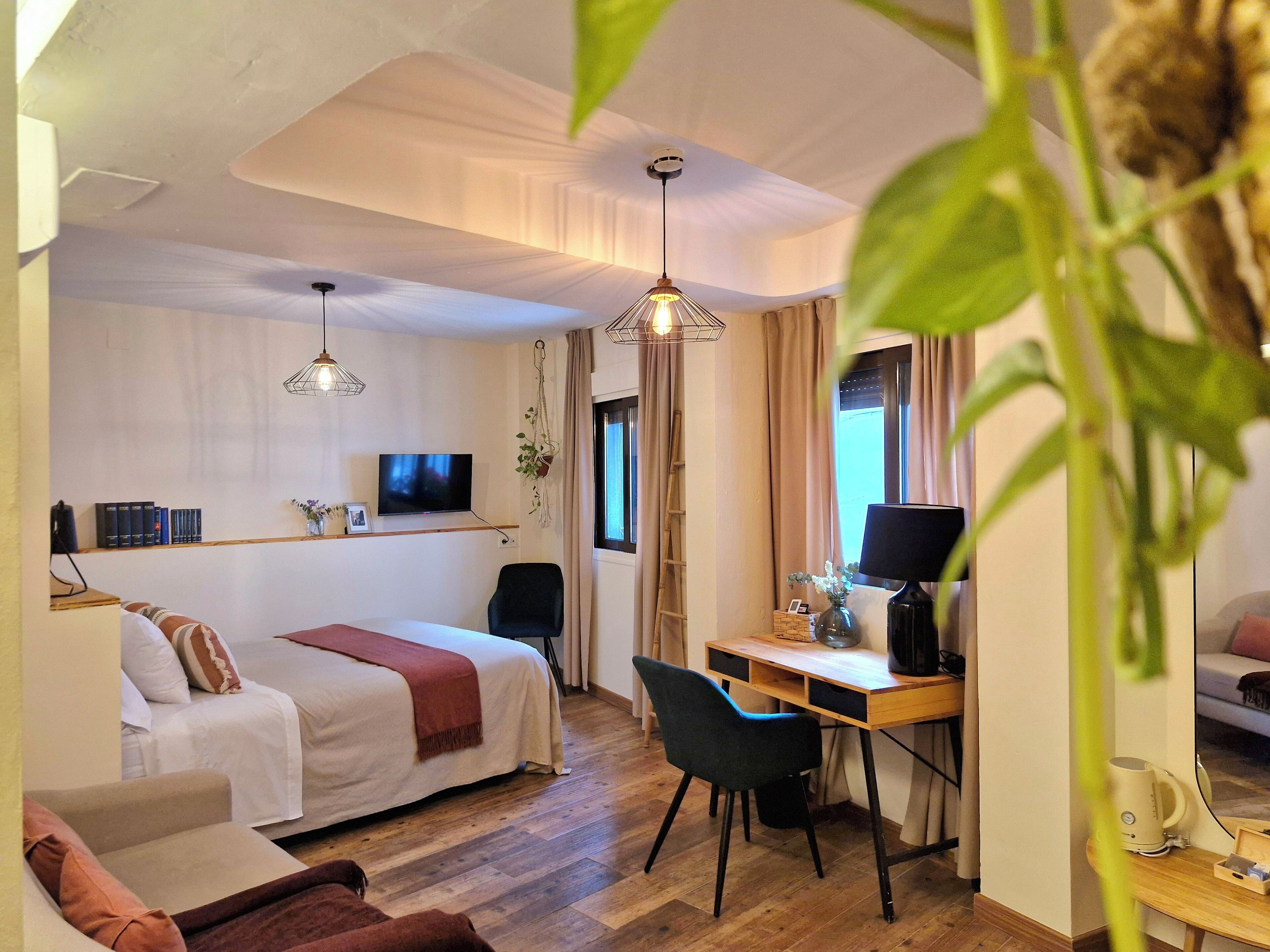 Minibar, wifi gratis y ropa de cama 