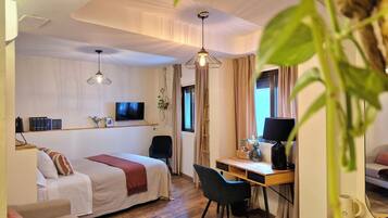 Deluxe Double Room | Minibar, free WiFi, bed sheets