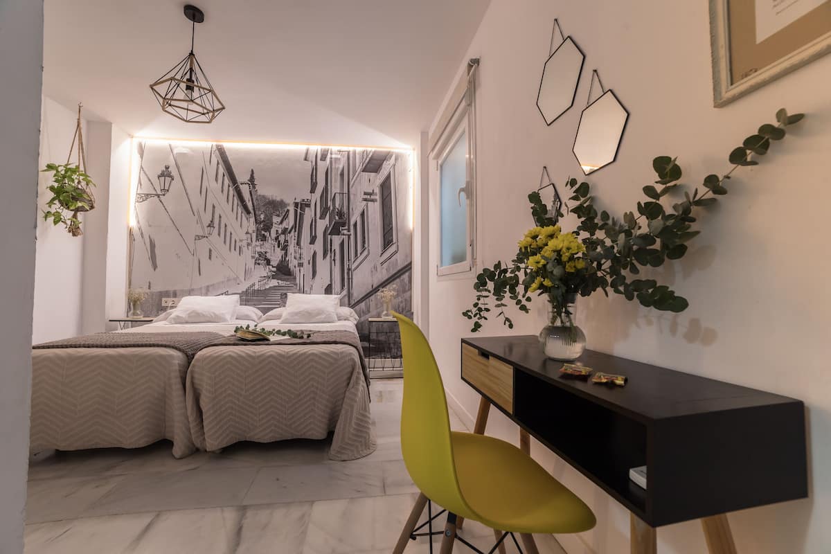 Standaard Twin kamer, uitzicht op binnenplaats, op benedenverdieping | Een minibar, gratis wifi, beddengoed