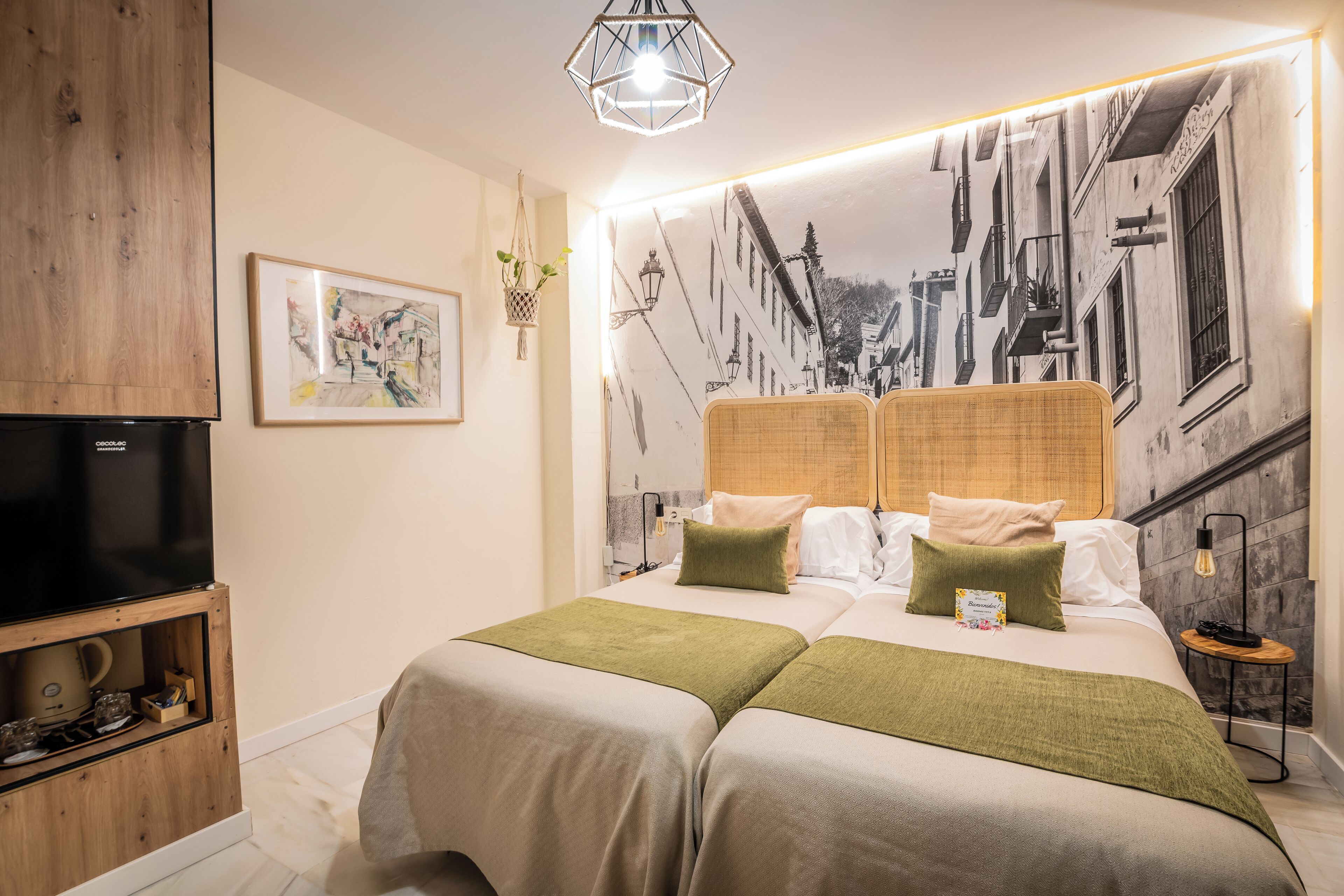 Habitación estándar con 2 camas individuales, vistas al patio, planta baja | Minibar, wifi gratis, ropa de cama