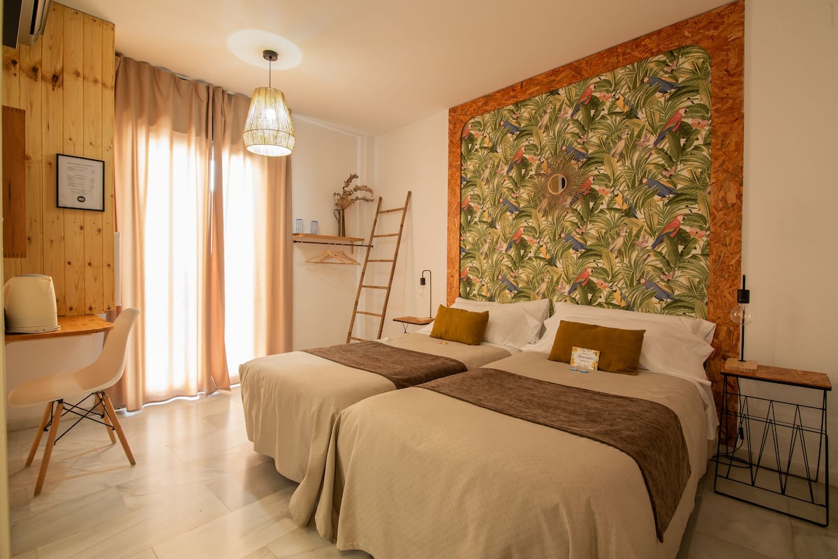 Standaard Twin kamer, balkon, in toren | Een minibar, gratis wifi, beddengoed